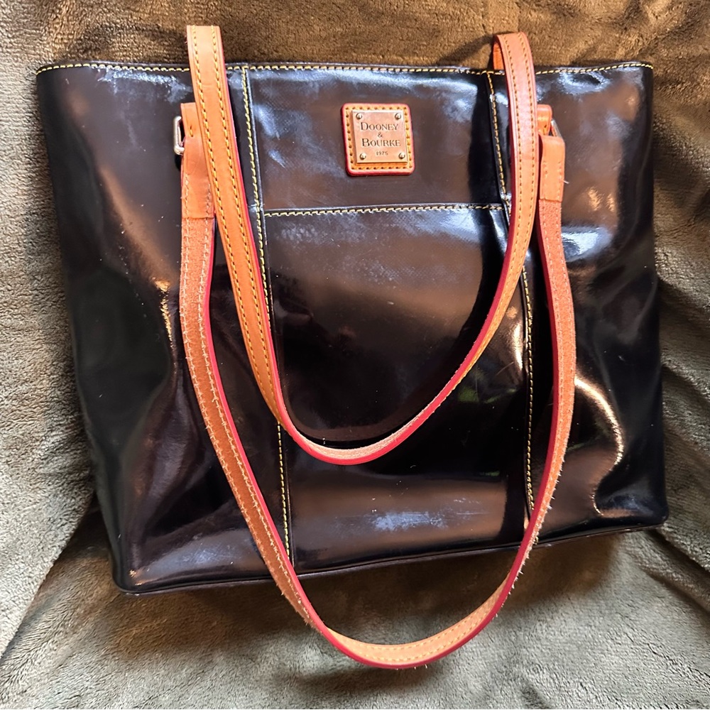 Dooney & Bourke Lexington Patent LeatherShoulder Bag Black Brown Accent Classy